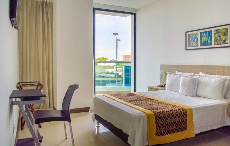 Hotel Cinco Монтерія Екстер'єр фото
