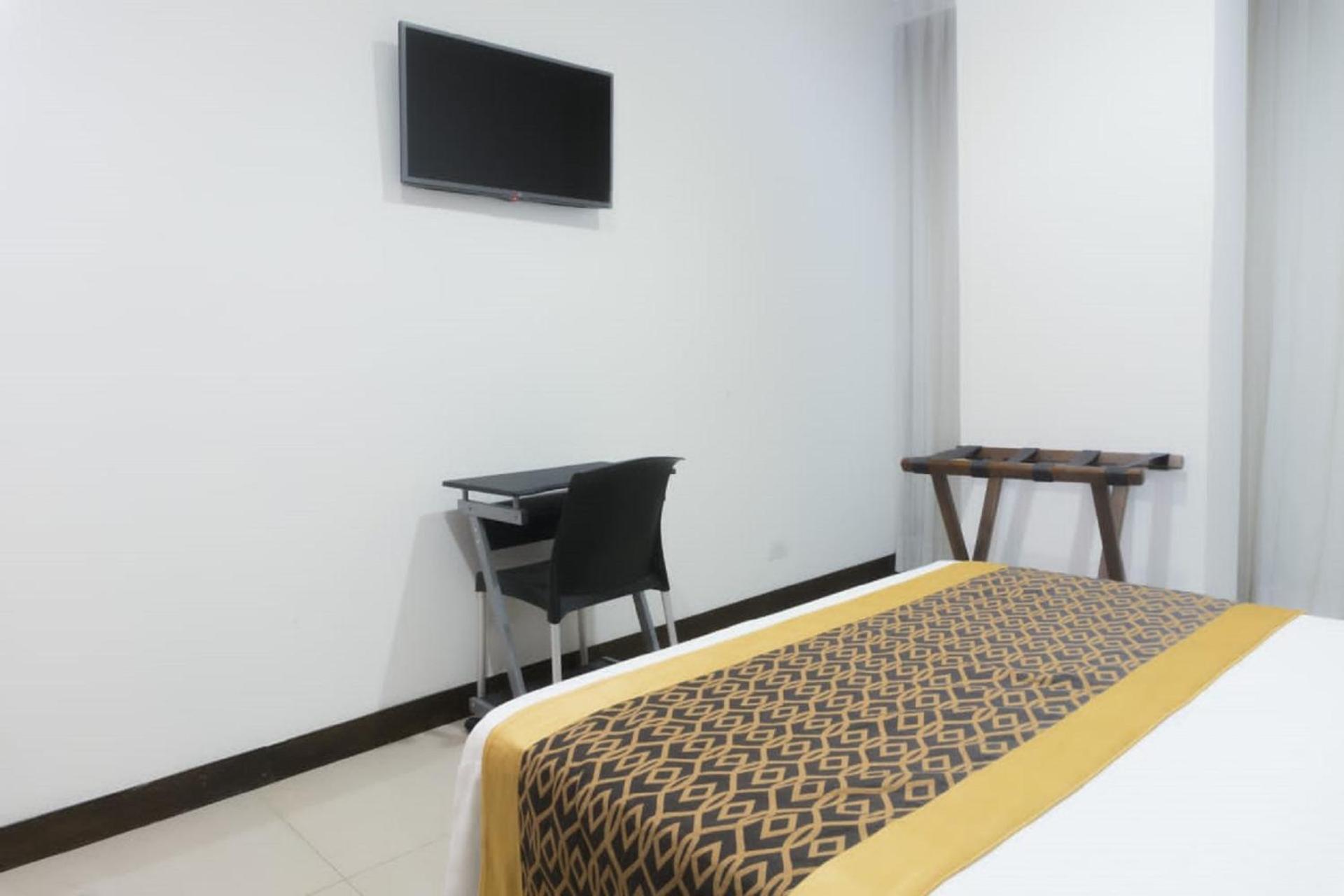 Hotel Cinco Монтерія Екстер'єр фото
