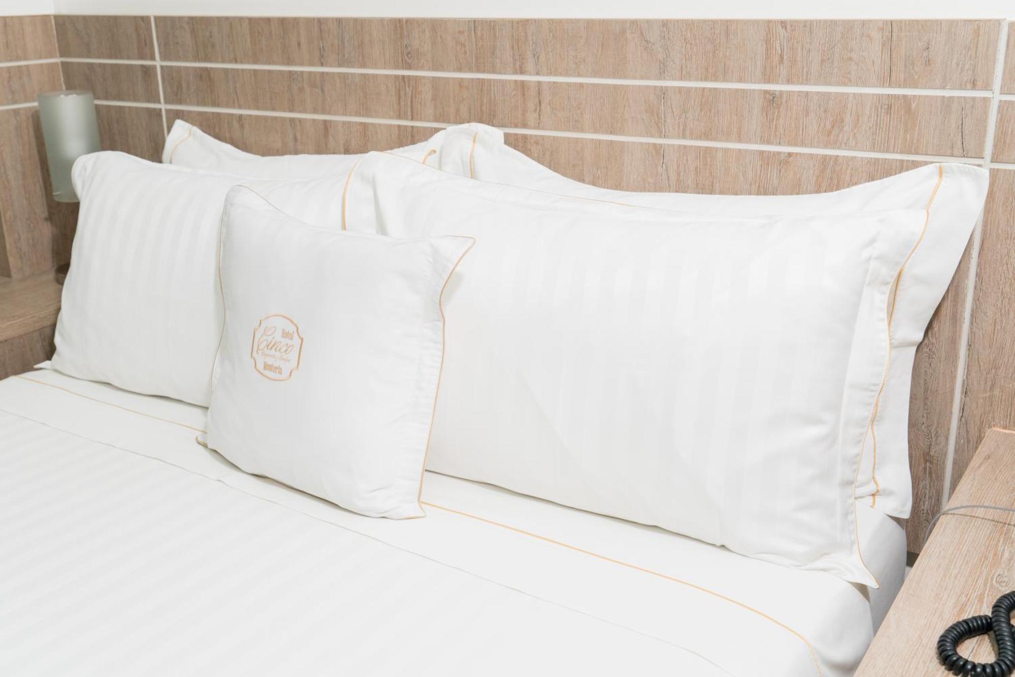 Hotel Cinco Монтерія Екстер'єр фото