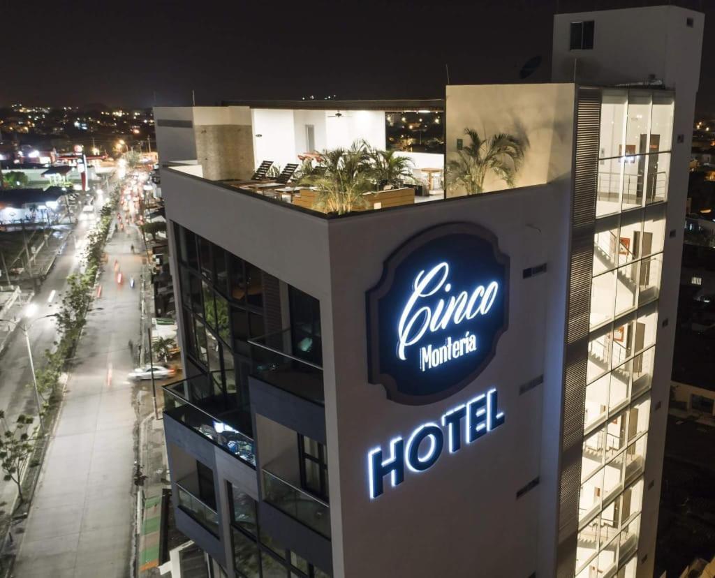 Hotel Cinco Монтерія Екстер'єр фото